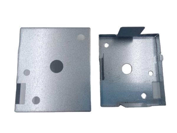 Pièces de pliage personnalisées en acier au carbone Boîtes avec soudage par estampage et services de découpe laser
