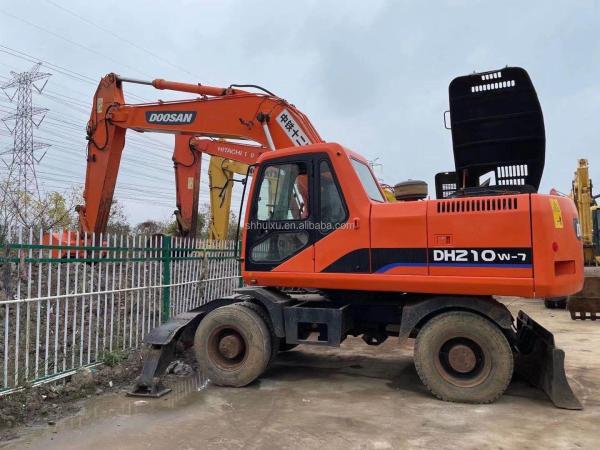 Excavateur DOOSAN de seconde main de qualité 210W à bas prix à vendre/Excavateur hydraulique à rampe Doosan 210W