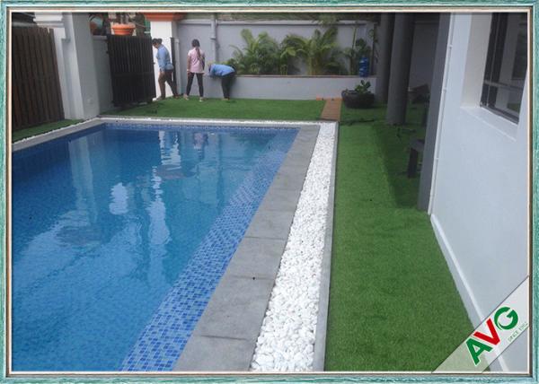 PU Coating S Shaped Indoor Fake Grass Carpet For Swimming Pool Landscaping