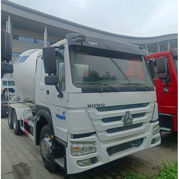 Direct 12m3 Concrete Mixer Truck with Sinotruk Chassis and ISO9000 Certification