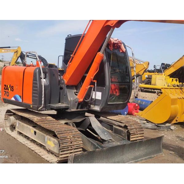 Small Capacity Used Excavator Equipment Hitachi 7 Ton Excavator Crawler