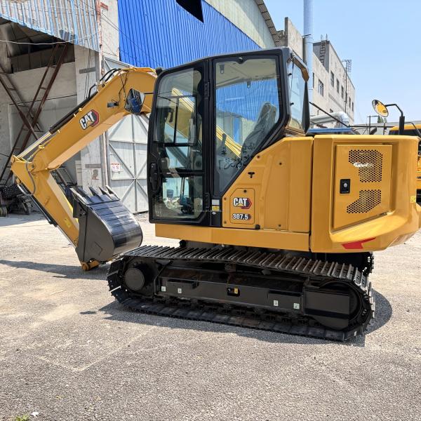 Mini-pelle Caterpillar 307.5 d'occasion – Conforme SED, Faibles heures