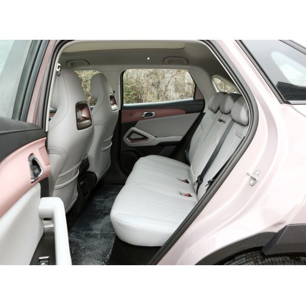 401 km de larga vida de la cuchilla de la batería a la izquierda del volante 2024 BYD Yuan EV Car con diseño de moda y velocidad máxima de 150KM / h