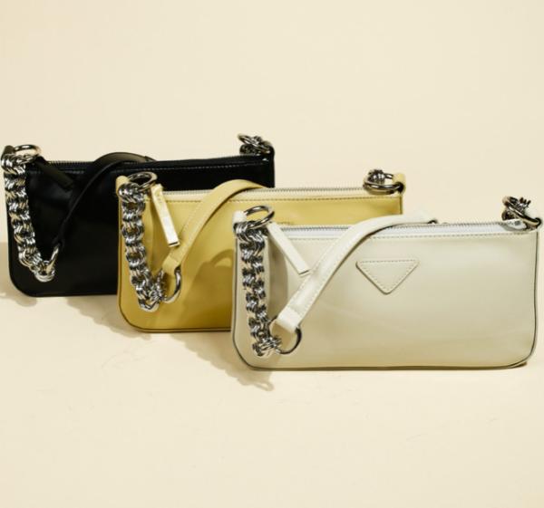 26cm 5cm 13cm White Chain Crossbody Bag ODM Baguette Bag Chain Strap