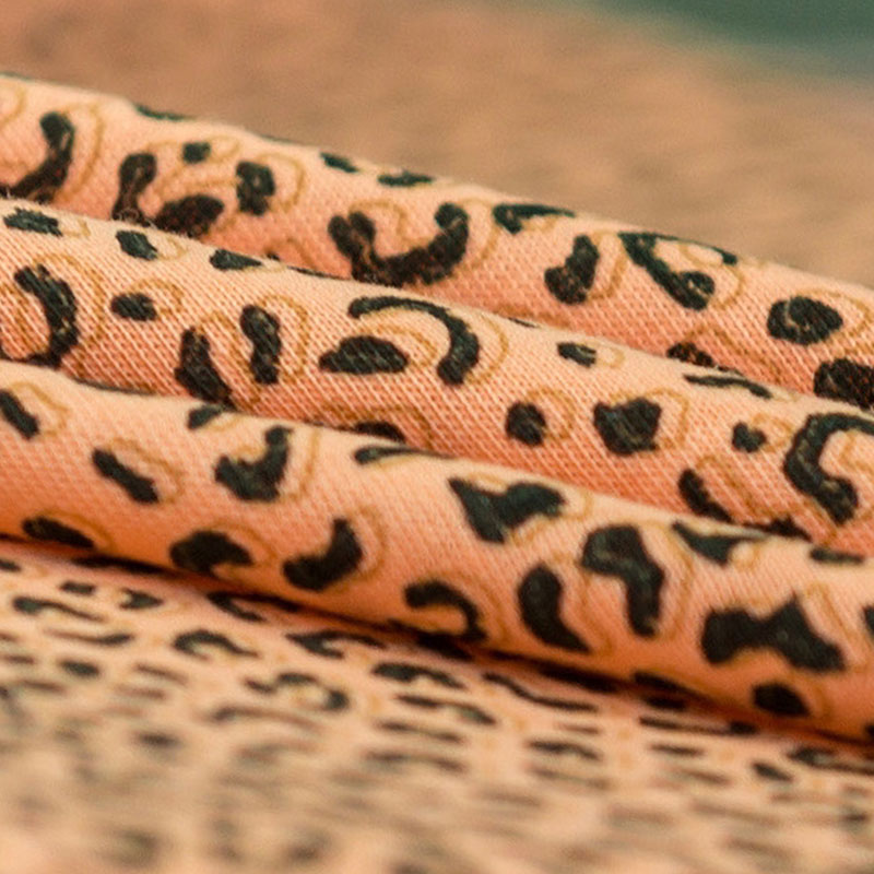Точка леопарда напечатала нервюру 180cm протягивает связанную ткань платья хлопка полиэстера ткани