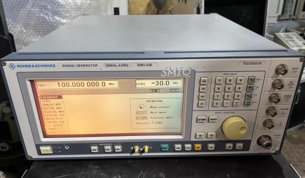 4.4 GHz Rohde And Schwarz Vector Signal Generator R&S SMIQ04B