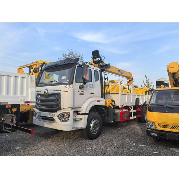 Knuckle Boom 8 Ton Hydraulic HOWO NX Cargo Flatbed Truck Mounted Crane For Sale