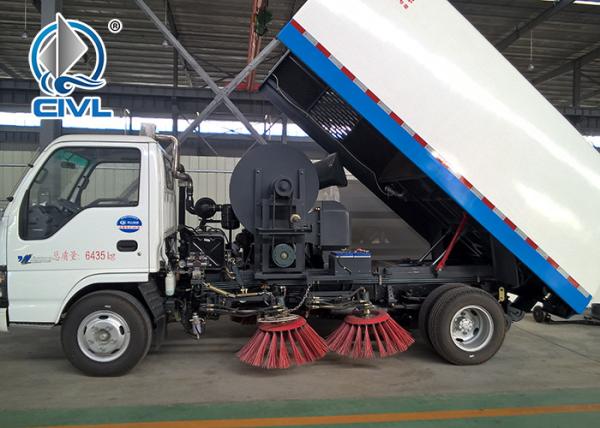 4 vertical cylinder Sweeper Garbage Compactor Truck Euro III standard Energy-Saving Euro, road cleaning truck