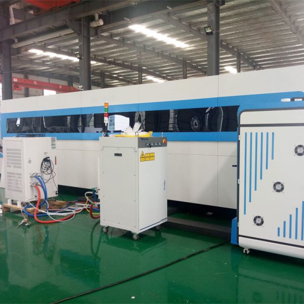 cortadora entera del laser de la fibra de la cubierta 3015 1000W 4500kg para la placa de acero inoxidable