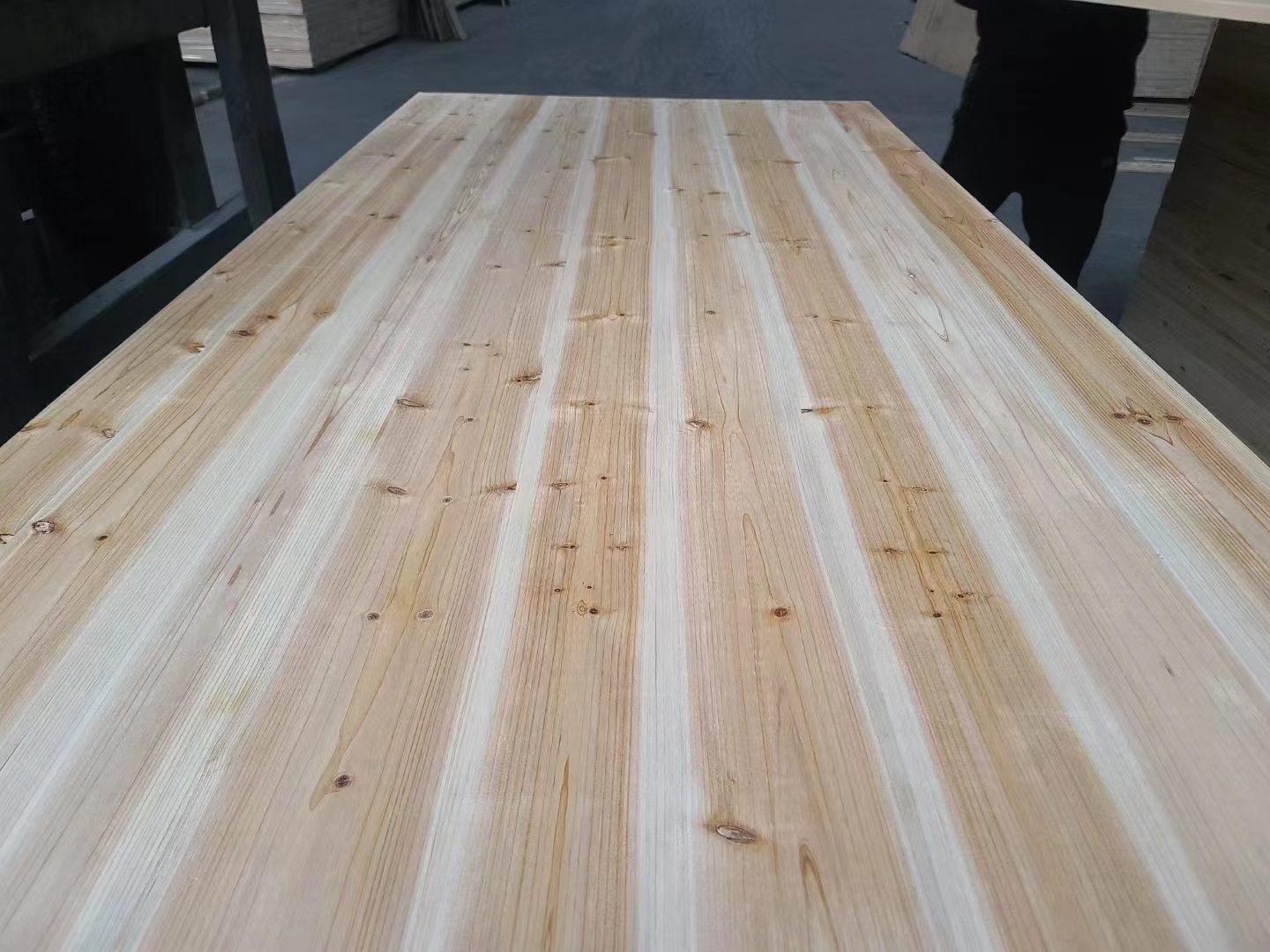 Массивная древесина Мебель Шкаф Кабинет Дверь Ядра Кровать Доска с содержанием влаги 8%-12%