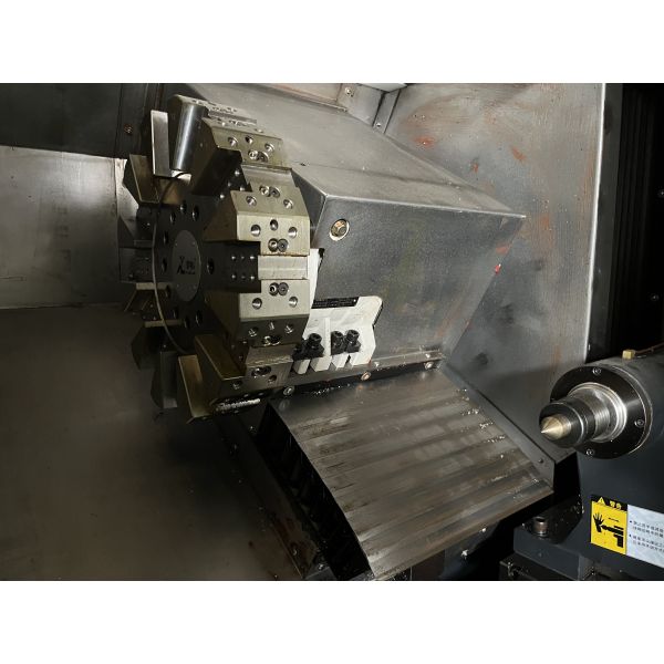 3000rpm Spindle Motor Slant Bed CNC Lathe Machine Hydraulic X Axis With 12 Positions