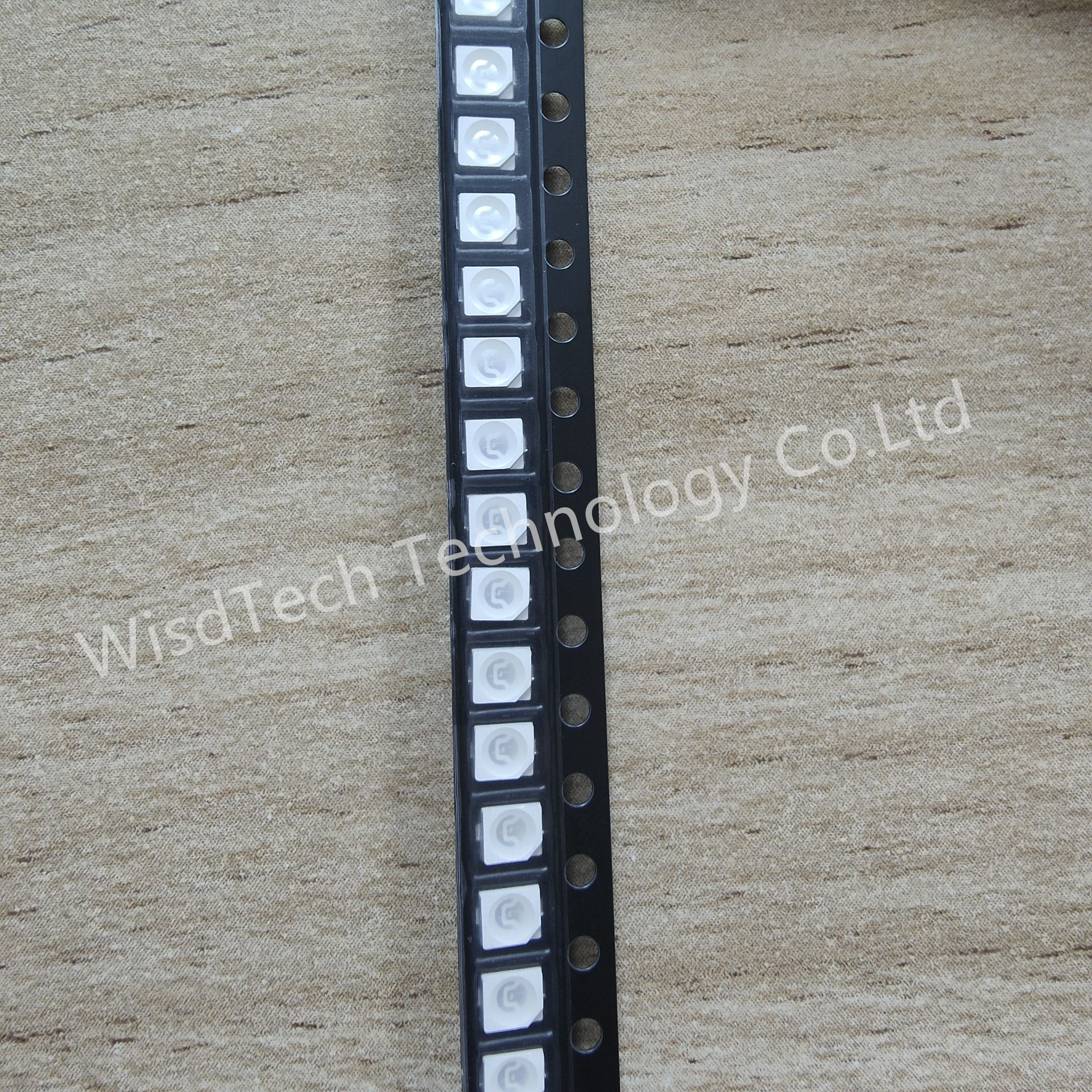 LBT67C-P2R1-35-Z Стандартные светодиоды SMD Синий 470nm 140mcd 10mA Светодиоды высокой мощности