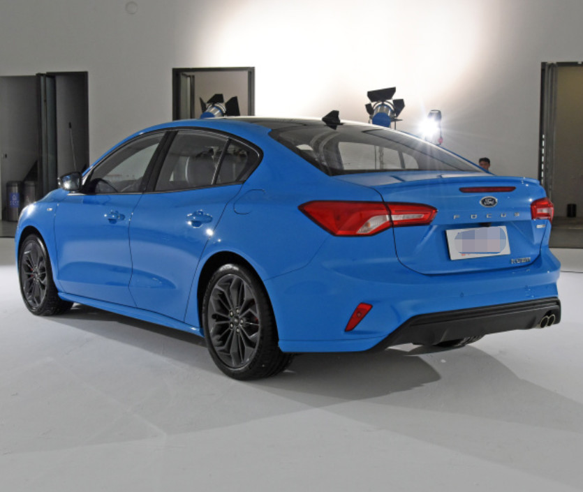 Линия 2022 ST EcoBoost 180 салона Fox Форда автоматическая 4 подержанный автомобиль нефти места двери 5