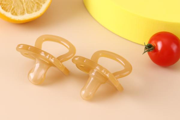 Wholesale Newborn Soothing Dummy Nipple Soft Baby Teething Pacifier BPA Free Silicone Baby Pacifier