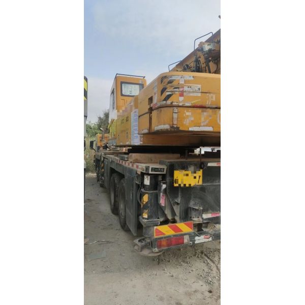 Cranes móveis de 50 toneladas Cranes móveis terrestres Cranes telescópicas montadas em camiões para tarefas pesadas