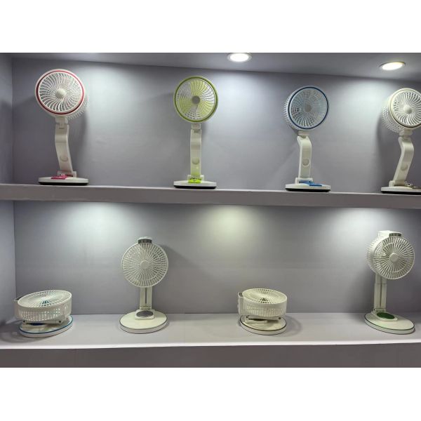 Customized Logo 1500 mAh USB Rechargeable Table Fan with LED Light and ABS PP Material