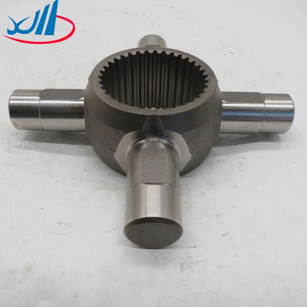 Good Performance Cars And Trucks Cross Axes Between Shafts AZ9981320139