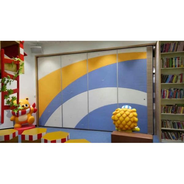 Limpie las paredes de división flexibles acústicas de cuero de la oficina/las puertas deslizantes plegables del marco con esponja de aluminio