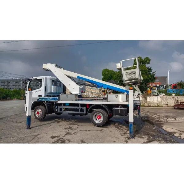 6 Wheeler 20m 22m 24m 28m 33m Hydraulic Ladder Lift Insulated Booms Aerial Work Platform Basket Hydraulic Ladder Truck