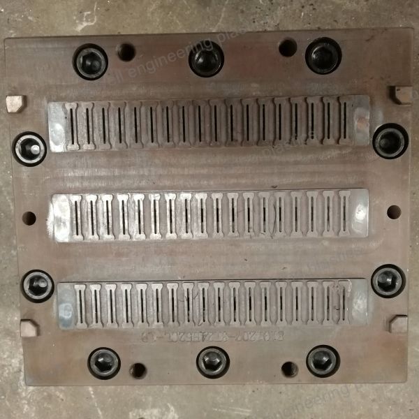 Nylon66 con fibra de vidrio 25% molde de tira para el perfil de ruptura térmica