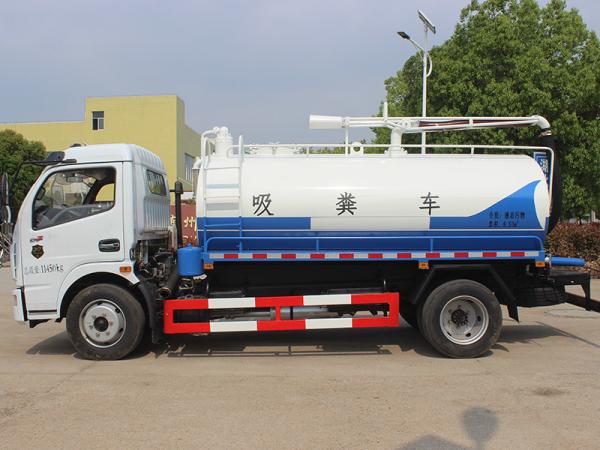 Dongfeng Dorika Run Star 8 mètres cubes Camion Aspirateur