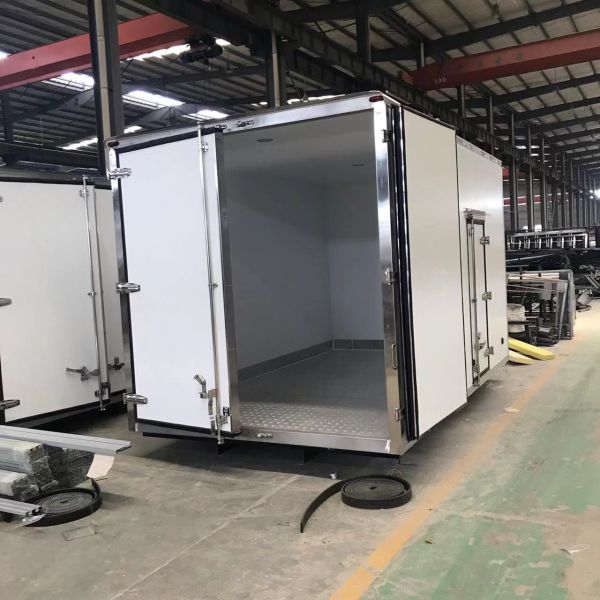 Japanese 115hp ISUZU Refrigerator Truck 100P 4X2 Refrigerator Van Truck 3 Tons