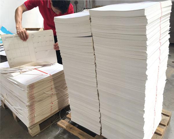 1.5mm 2mm Reciclado White Duplex Board com Grey Back Coated Paper Chipboard