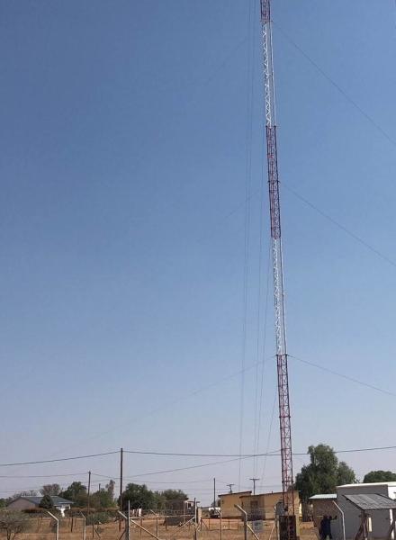 Torre de aço da telecomunicação da estrutura do mastro de Guyed com 72m galvanizados 92m
