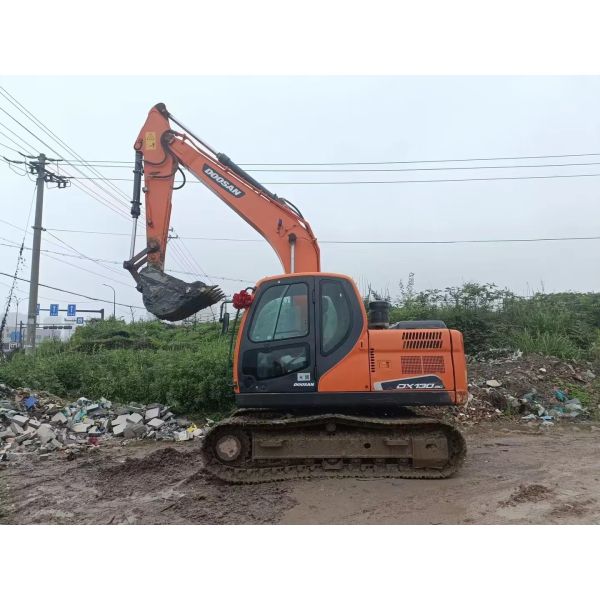 Сильная мощность 13 тонн Использованный экскаватор Doosan DX130 Гидравлический копальщик для продажи