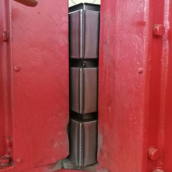 800kg Automatic Electrical Welding Machine Cabinet Stainless Steel Welding Machine