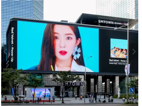 Реклама P7.81 4K на открытом воздухе фиксированной обочины экрана СИД афиши большая