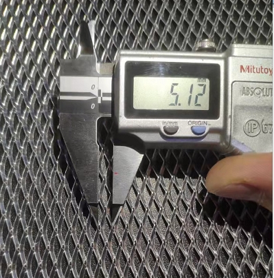 Espaciador ampliado del metal, espaciador ampliado del metal de la cláusula 9,2 del IEC 60598-1