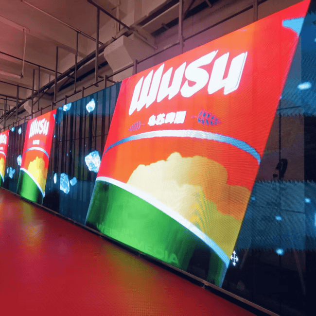 P20 2500cd High Brightness LED Digital Poster Advertising Screen with IP45 Rating for Indoor/Semi-Outdoor Use