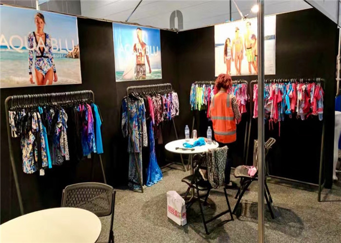 Леопард печатая повторно использованное бикини Colorfastness ткани SPF50 Swimwear высокое