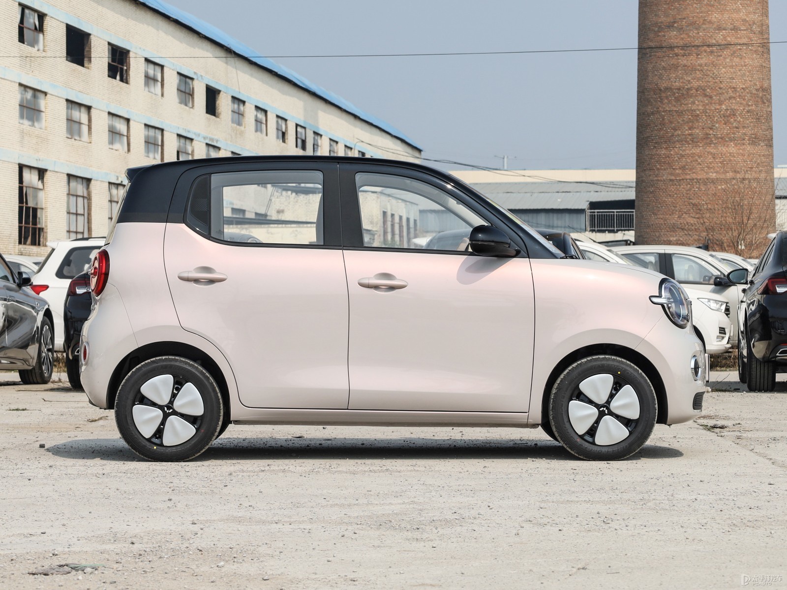 Wuling Hongguang Mini EV 4th Generation Export Version, 4-Door 4-Seater EV