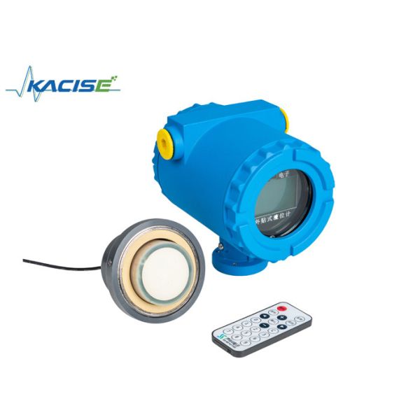 Externally Mounted Fluid Level Meter with 10mm Accuracy and IP67 Protection for Oil and Gas Storage Tanks