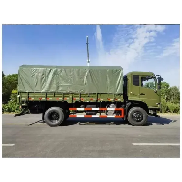 Dongfeng 6X6 Offroad Personnel Transport Truck 30 Seats Troop Carrier