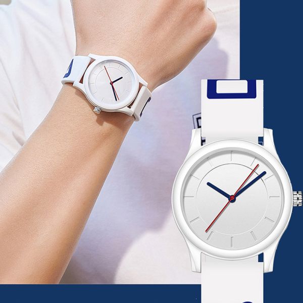 Casual Silicone Strap Watch Sports Wrist Watch 10mm Thickness Acrylic Mirror