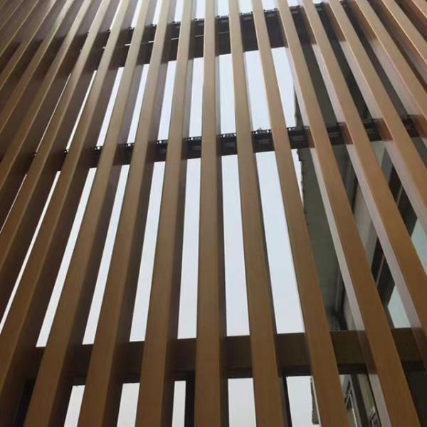 Grelhas retangulares de alumínio de liga de cortina para parede de pulverização de pó de alumínio