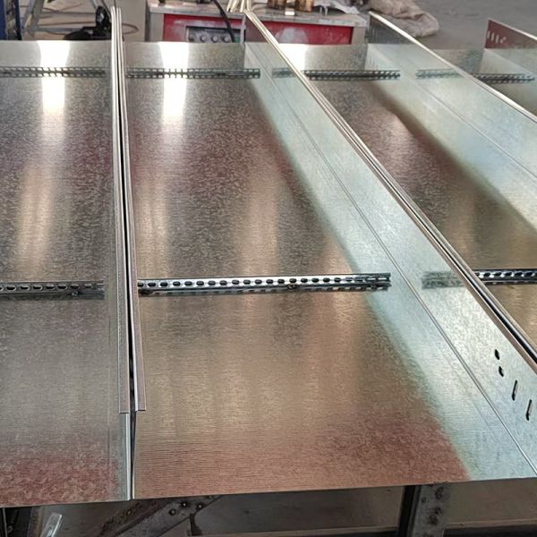 100mm Silver Metal Cable Tray For Wall Mounted Installation And Space Optimization