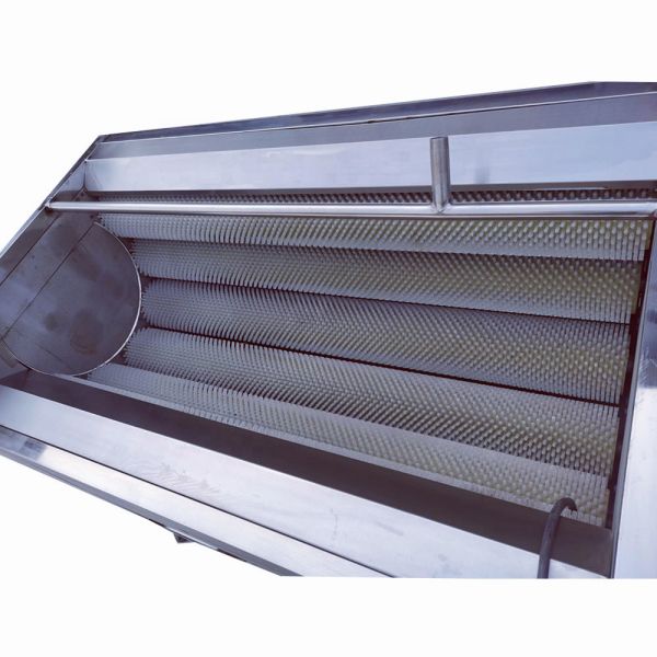 Brush Potato Washing Peeling Machine 300-500kg/H Output