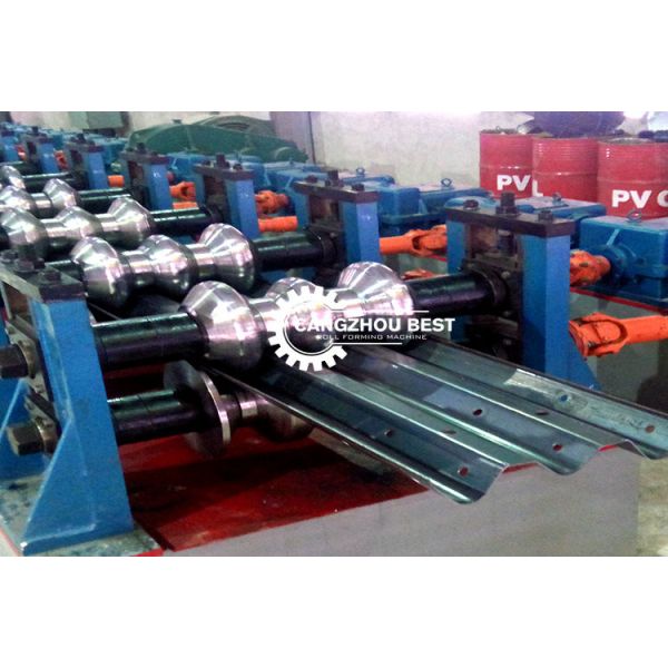 Servo Flying Cut Off φ600 Id Highway Guardrail Roll Forming Machine