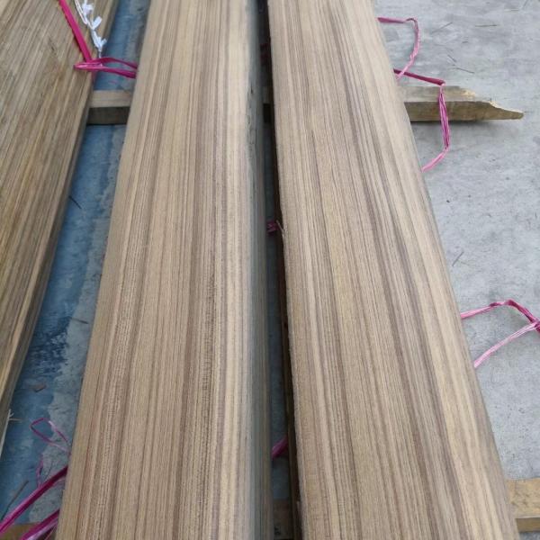 Venda a quente Veneer de madeira de teca natural 0,45 mm 1 mm 2 mm 3 mm Veneer natural de corte simples Veneers de madeira de teca