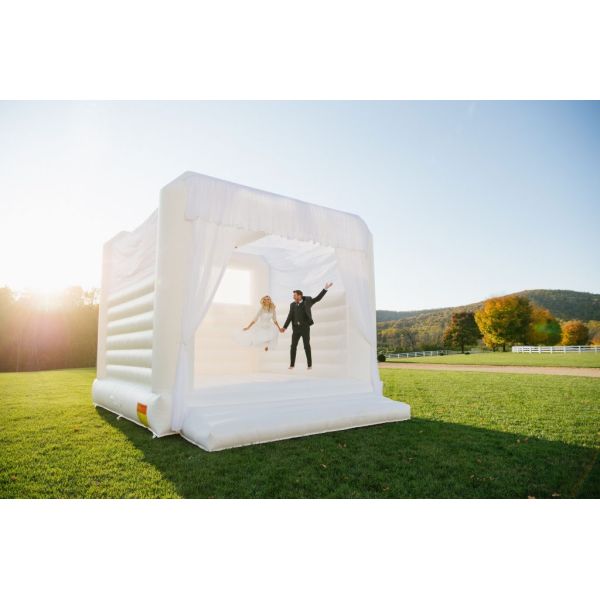 Дом на открытом воздухе особенного белого надувного замка свадьбы раздувного скача для партии