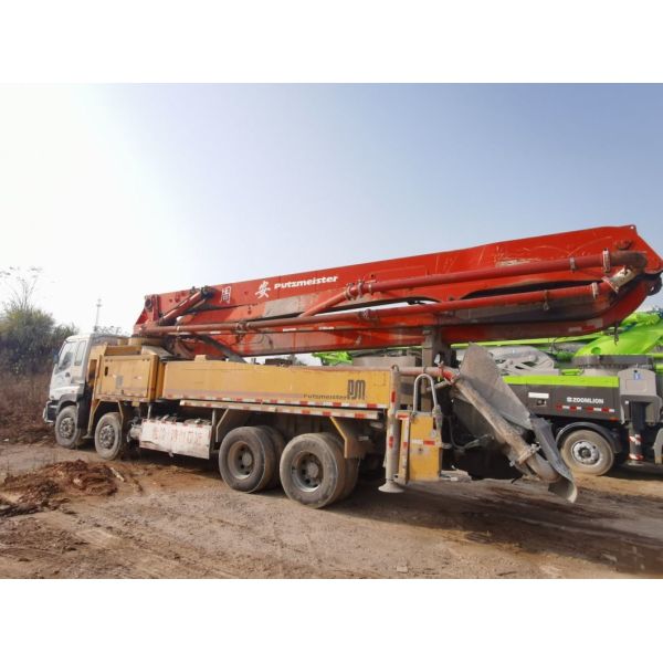 Pompe à béton orange semi-sec de type 42m pompe à béton à béton utilisée