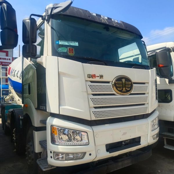Professional Cement Mixer Truck for Building Contractors and 30 Day Return refunds