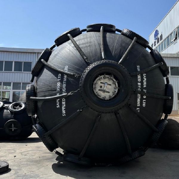 Natural Rubber Pneumatic Rubber Fender Anti collision Type Roller Guardrail Ensuring Marine Impact Protection and 2 Period