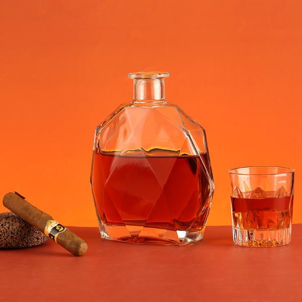 250 ml 500 ml de vidro Vodka Liquor Liquor Whisky garrafa com design atemporal e elegante