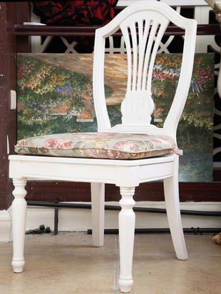 White Antique Wooden Throne Chair Embroidery Pads Dining Chair Upholstery Fabric