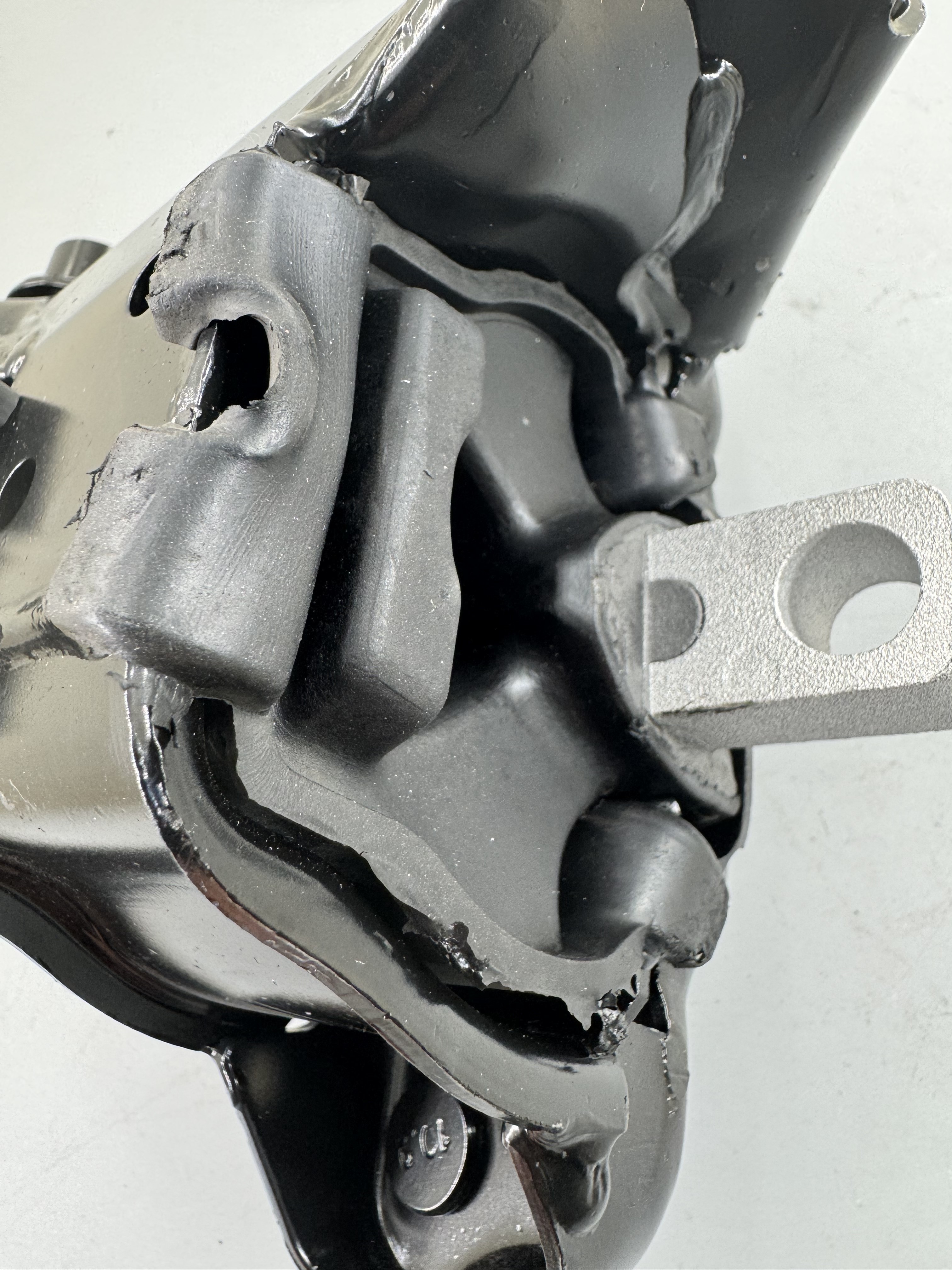 One Stop Purchase Rubber Metal Mount  6Q0199555AF for Polo